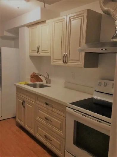 Bright and spacious basement bedroom for rent Image# 1