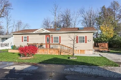 UPDATED BUNGALOW IN GOLDEN HORSESHOE ESTATES - 2 BED, 1 BATH Image# 1