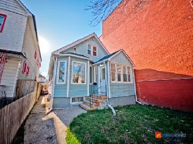 MEGAHOMES NEWEST LISTING - 394 TORONTO STREET Image# 1