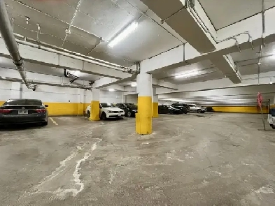 indoor parking space for rent on Drummond near McGill - ID 3233 Image# 1