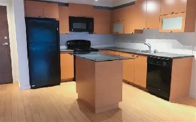 Surrey Center 2beds/2baths Condo for Rent Image# 3