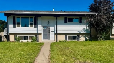 Devon 3 Bed 2 Bath Fully Finished Home For Rent Image# 4