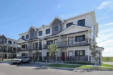 Townhouse Apartment to Sublet - Available July! Image# 1