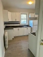 Renovated 2 Bedroom Apartment Image# 4