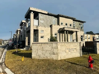 Brand New Corner Unit Spacious 3 Bed, 2.5 Bath Townhome ! Image# 11