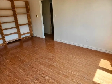 For Rent Oshawa - 3 Bedroom 1 Bath Main Floor Image# 1