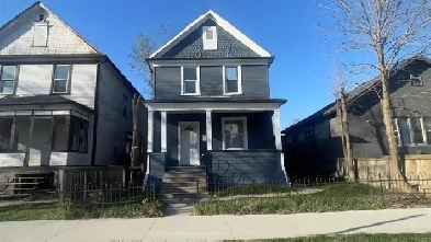 4-Bedroom House in North End Image# 1