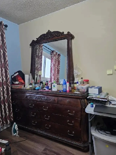 Beautiful big master bedroom with attached bathroom is available Image# 1