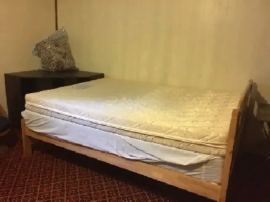 quiet/clean private room available near Kennedy subway station Image# 2