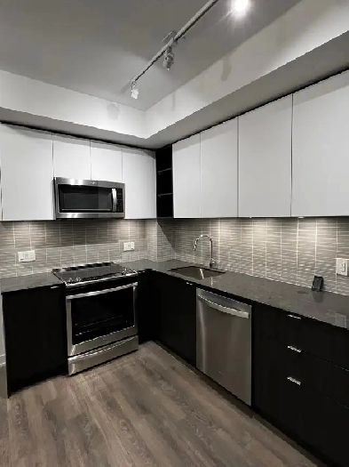 SPACIOUS 1 BEDROOM DEN W/ PARKING, STORAGE! Image# 1