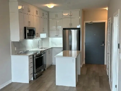 Executive Luxury Unit for Lease Oakville near Hospital Image# 1