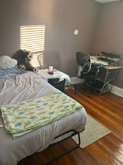 PRIVATE ROOM FOR RENT TO FEMALES Image# 1