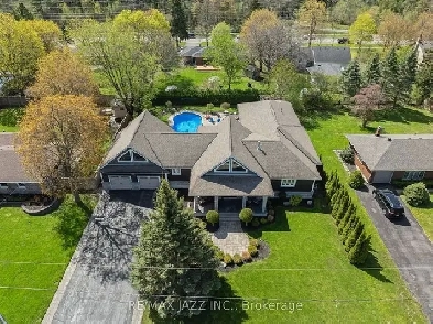 ✨LUXURIOUS 6 BED 4 BATH BUNGALOW WITH TRIPLE CAR GAR & POOL! Image# 6