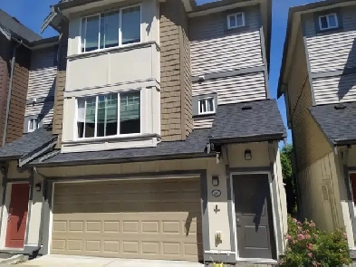 4 bedrooms 3.5 bathrooms Duplex style townhouse Image# 19