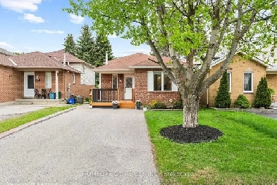 ✨MOVE IN READY 4 1 BDRM 4 BATHROOM HOME WITH LEGAL BSMT APT! Image# 5