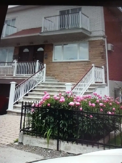 41/2 haut de triplex secteur tranquille pour Juillet Image# 8