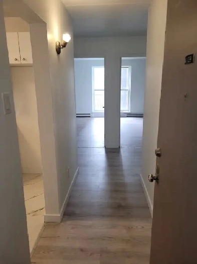 Très Bel Appartement 4 1/2 - Boul. Des Sources - DDO Image# 1
