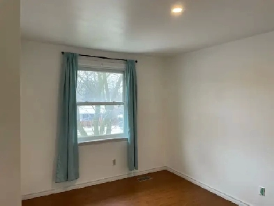 room for rent near Fanshawe College - $800/month Image# 3