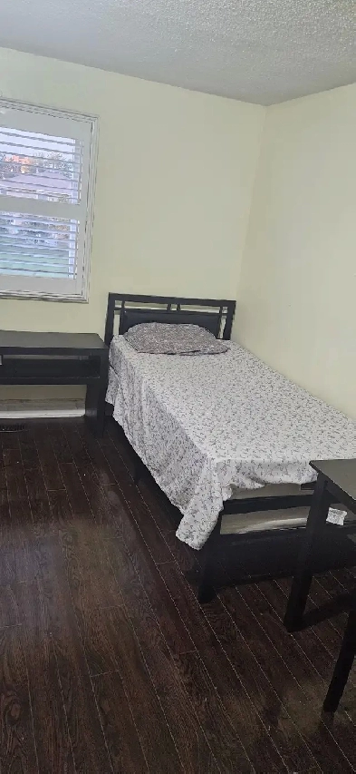 Room for rent Sharing for 1 Boy Sheridan Brampton Image# 5