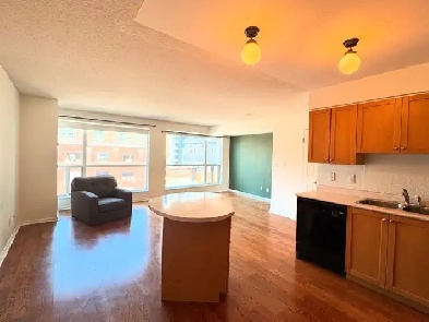 large studio apt - $1995/month (heat, hydro, water included) Image# 10
