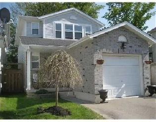 Stunning 3-Bed, 2.5-Bath Home in Kitchener Image# 1