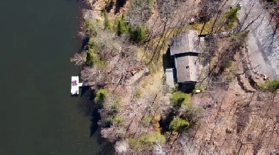 Maison rénovée au bord d'un lac - Tranquillité ! Image# 9