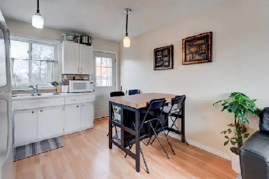 UPDATED PENBROOKE MEADOWS TOWNHOUSE WITHOUT CONDO FEES FOR $280K Image# 6