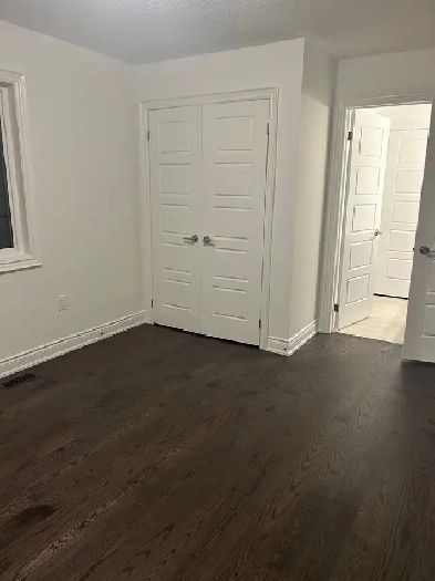 Private room available in Bradford West Gwillimbury Image# 1