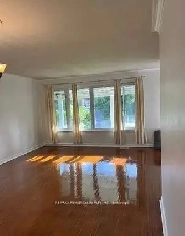 Amazing - For Rent In Scarborough - Beautiful Image# 4