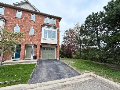 3 bed 3 bath condo townhouse in Mississauga for rent Image# 1