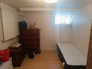 Basemen Room for Rent Scarborough near Kennedy Subway Image# 4