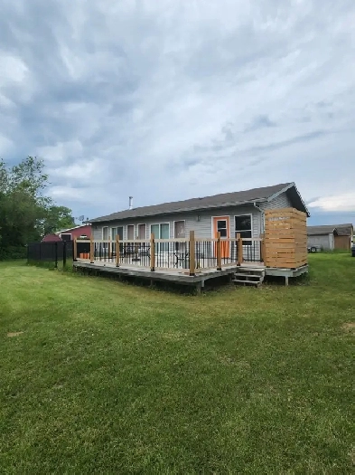 Lake Manitoba Waterfront on Sugar Point Trail, Lundar - $284,900 Image# 1