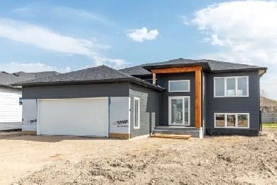 39 Carrera Cove, Steinbach Image# 1