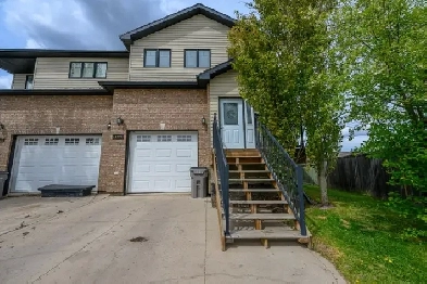 FOR SALE - Duplex in Westpointe With Garage Image# 10