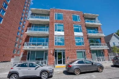 Hintonburg Connection: Spacious Executive 2 Bedroom   Den Image# 24