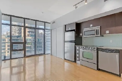 Bachelor for lease in Yorkville Image# 4