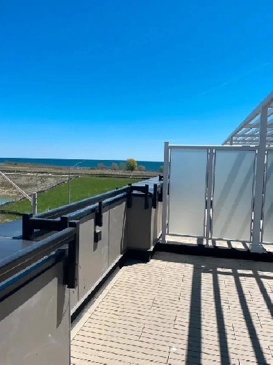 Stunning New Luxury 3 Story Townhouse-Port Credit Image# 2