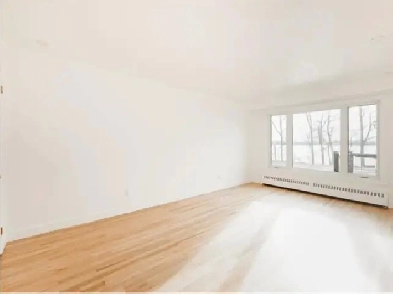 6.5 Main Floor Duplex LaSalle, WATER FRONT Boul Lasalle Image# 4