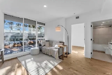 For Rent | Luxurious 2 Bed 2 Bath Condo in Surrey | Near SFU/KPU Image# 1