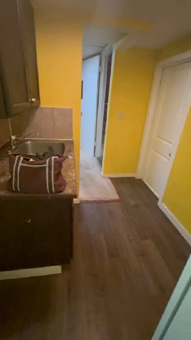 available June 1 private bathroom . wat bar . fridge room Image# 6