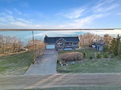 Lakefront House on Jackfish Lake Image# 8