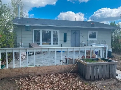 Charming Cabin in Cochin - Year-Round Getaway at Jackfish Lake Image# 5