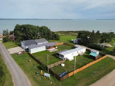 Jackfish Lake Retreat -2 Homes on a Double Lot Image# 9