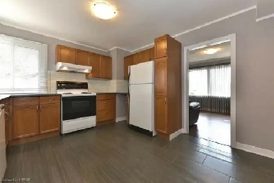 Northeast London spacious private room available from June 1st Image# 5