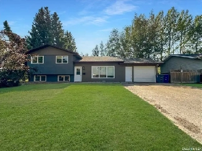Renovated 5 Bedroom Bi-Level Home Image# 1