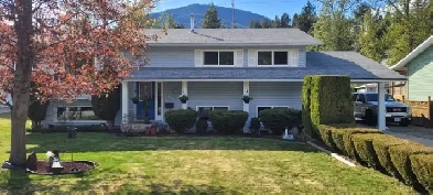 HOME FOR SALE BY OWNER-405 Beresford Crescent, Castlegar BC Image# 1