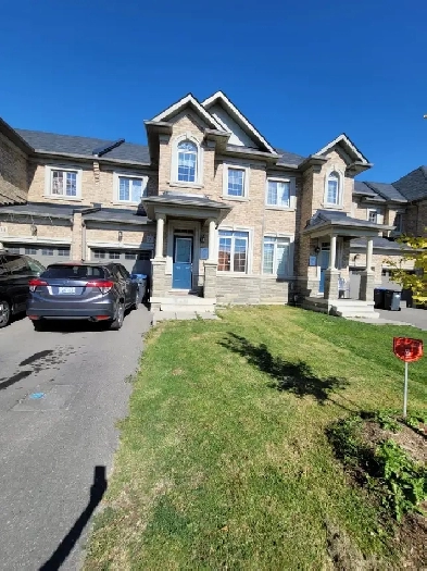 Beautiful Three Bedroom Townhouse for rent Image# 4