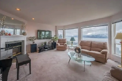 180 degree lakeview house in Peachland.  avail. NOW. Image# 4