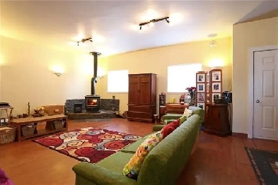 House for Sale in Steinbach! Image# 1