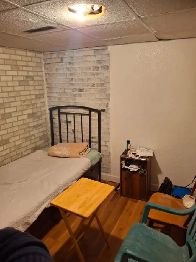 $700 For rent sharing room for male student Image# 1